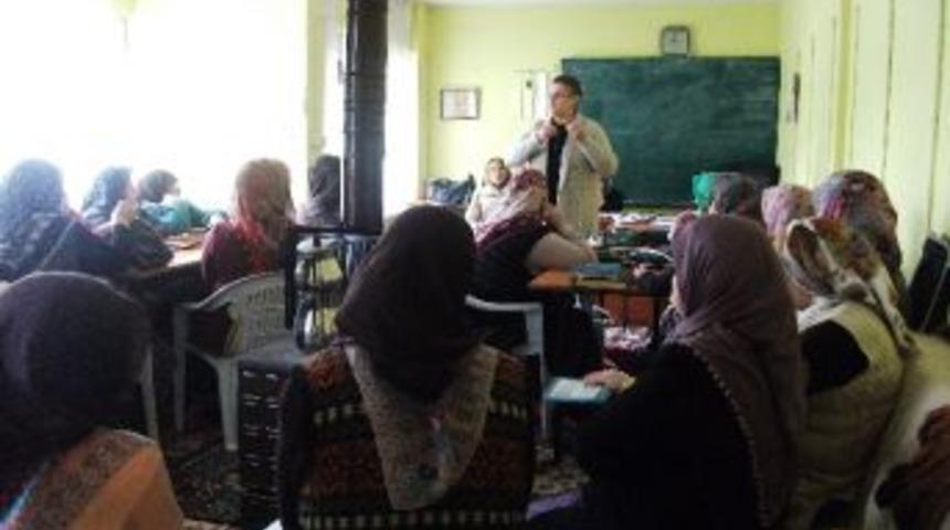 Kadın &Ccedil;ift&ccedil;ilere Eğitim