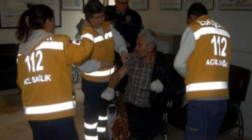 Tekerlekli Sandalyesinde Uyuyan Şahıs 122'yi Alarma Ge&ccedil;irdi