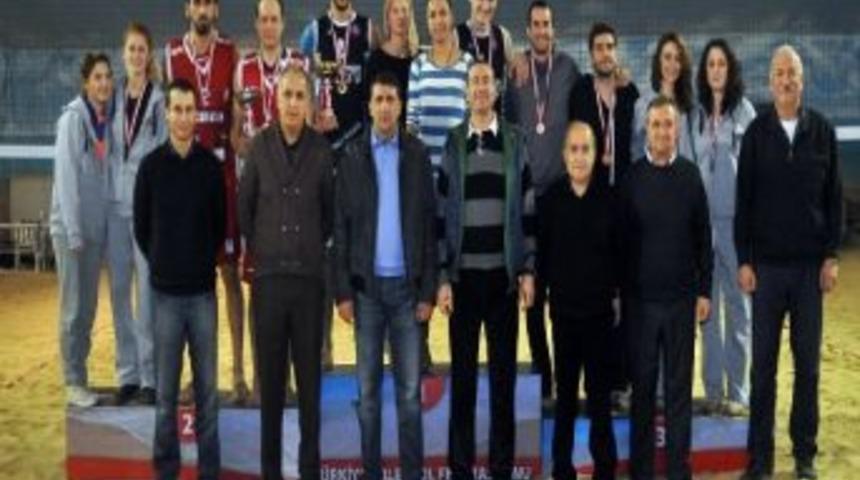 G&ouml;ky&uuml;z&uuml; Plajda &lsquo;şampiyon&rsquo; Oldu