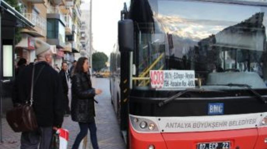 Kırmızı Otob&uuml;sler Aksu&rsquo;da Hizmet Vermeye Başladı