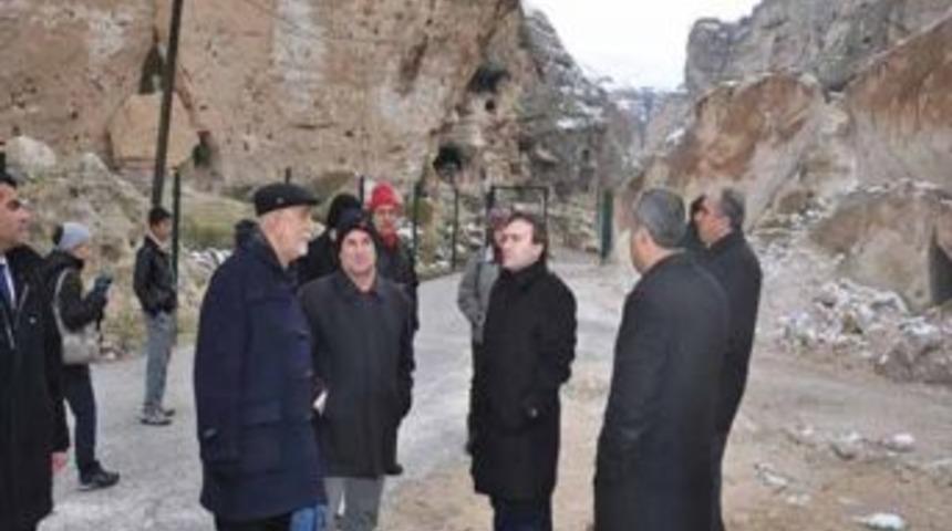 Hasankeyf Kalesini Sağlamlaştırma Proje &Ccedil;alışmalarına Start Verildi