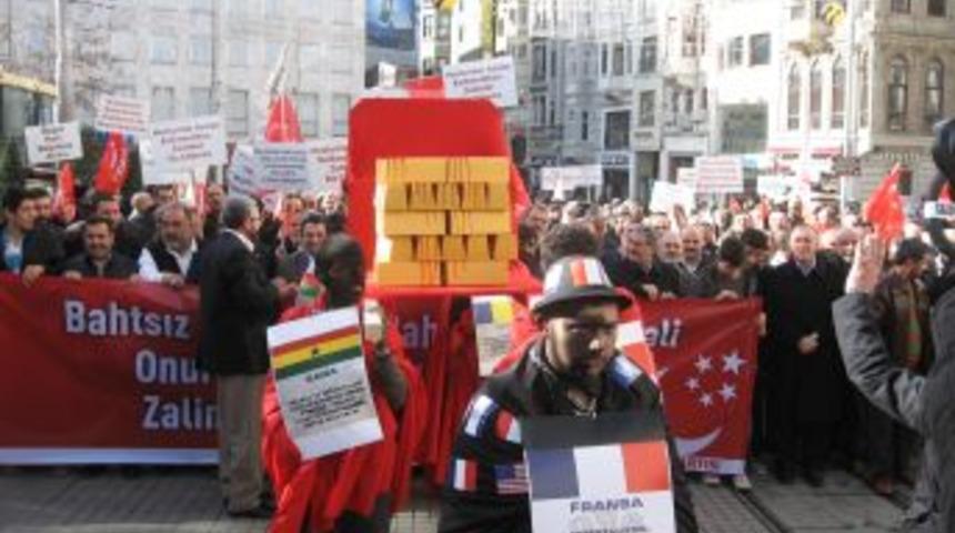 Fransa'ya 'altınlı' Protesto