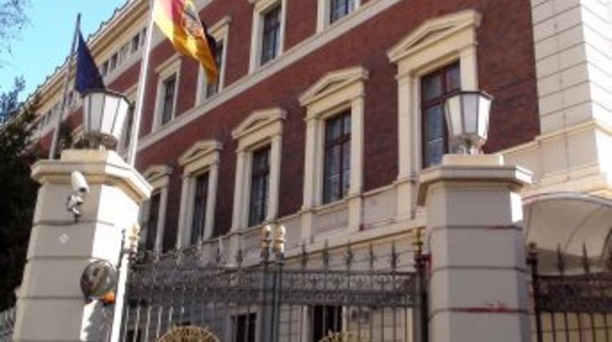 Almanya Başkonsolosluğu&rsquo;na Boyalı Saldırı