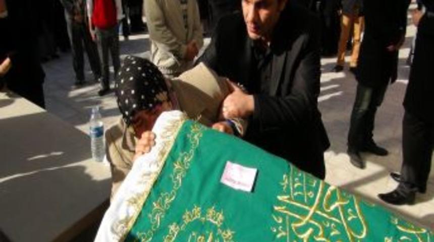 'Kardeşini &Ouml;ld&uuml;rd&uuml;m, Gel Cesedini Al'