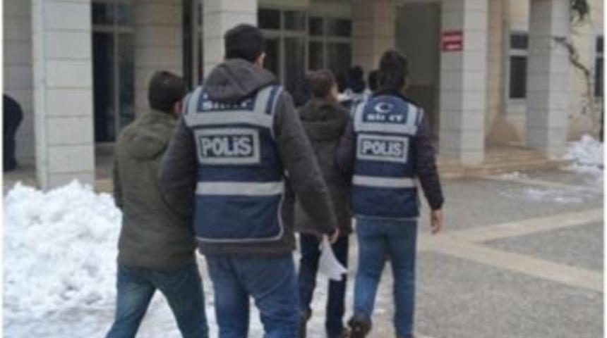 Siirt&rsquo;te Ka&ccedil;ak Sigara Şebekesi &Ccedil;&ouml;kertildi