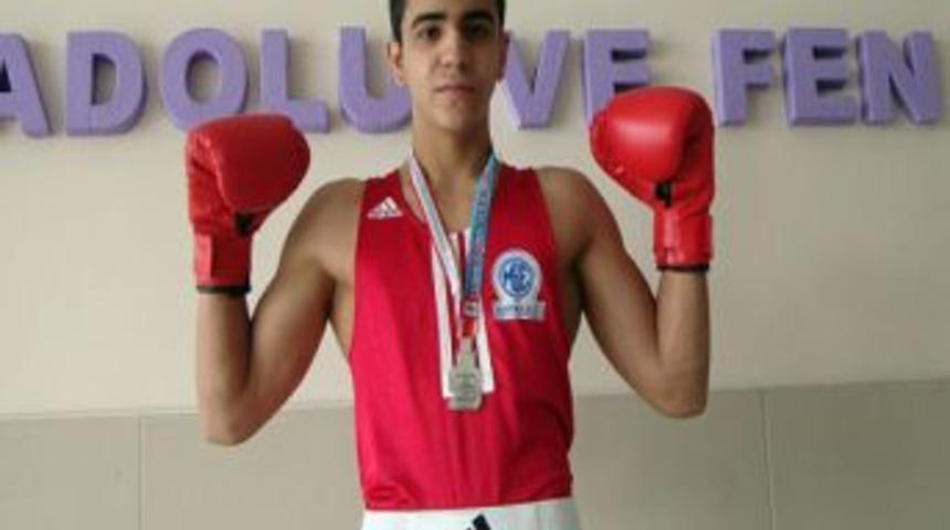 Kızılırmak, Boksta İstanbul Birinci &Ccedil;ıkarttı