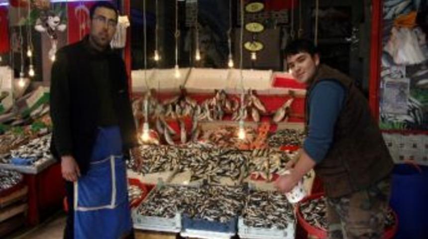 Balık&ccedil;ıların Y&uuml;z&uuml; G&uuml;lmedi