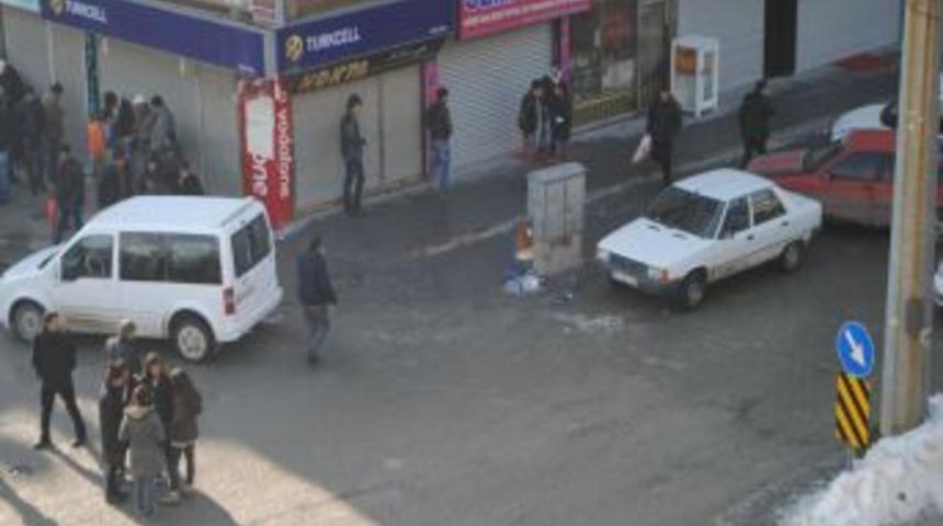 Hakkari'de Kepenkler A&ccedil;ılmadı