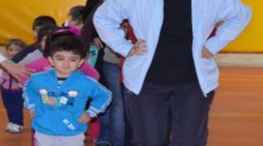 Anne Ve &Ccedil;ocuklar Birbirlerini Spora Teşvik Edecek