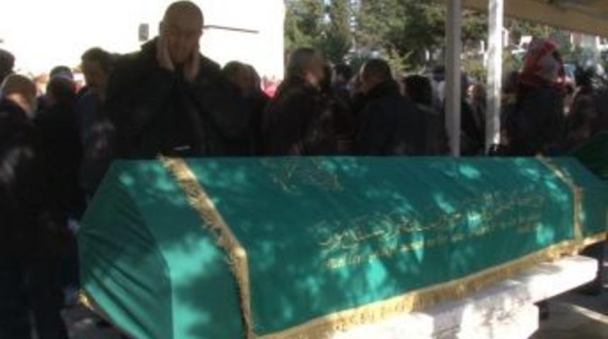 Sadun Tanju Son Yolcuğuna Uğurlandı