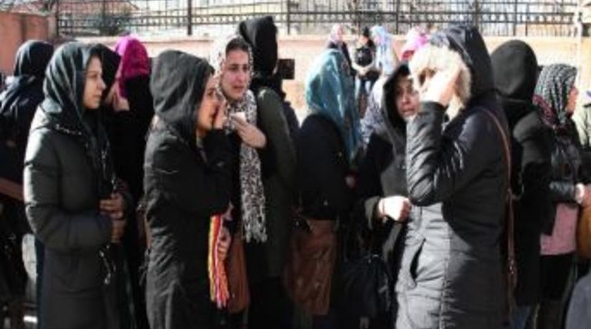 Boşanmak İstediği Eşi Tarafından &Ouml;ld&uuml;r&uuml;len Mehtap Civelek Dualarla Uğurlandı