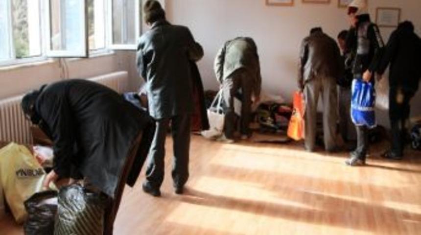 Lise &Ouml;ğrencilerinden M&uuml;ltecilere Yardım