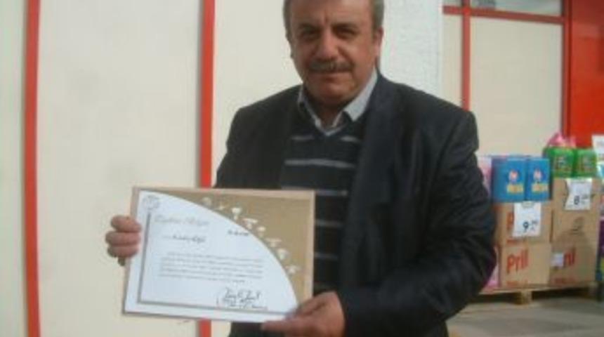 Burhaniye&rsquo;de Muhtarlara Teşekk&uuml;r Belgesi