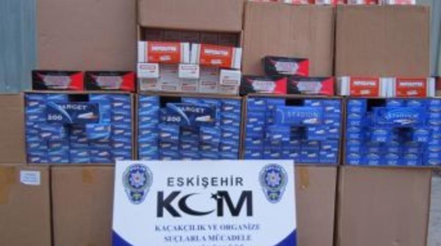 İş Yerinde Sattığı Ka&ccedil;ak Sigaralar Polise Takıldı