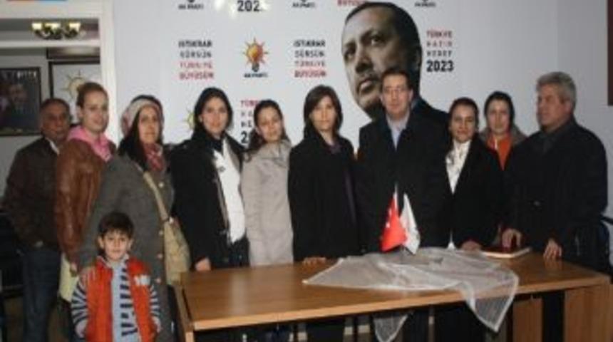 Burhaniye&rsquo;de Ak Partililer Mahalleli İle Buluştu