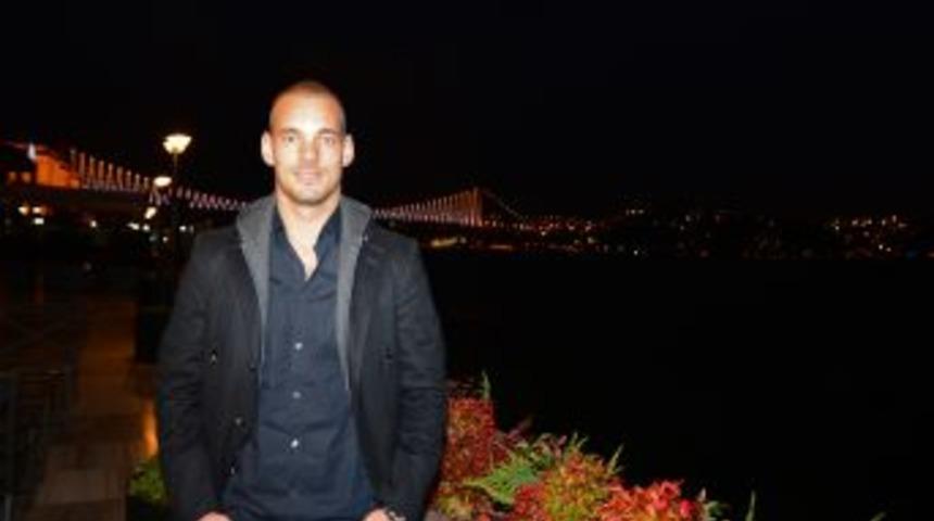 Wesley Sneijder Galatasaray'a Resmi Imzayı Attı
