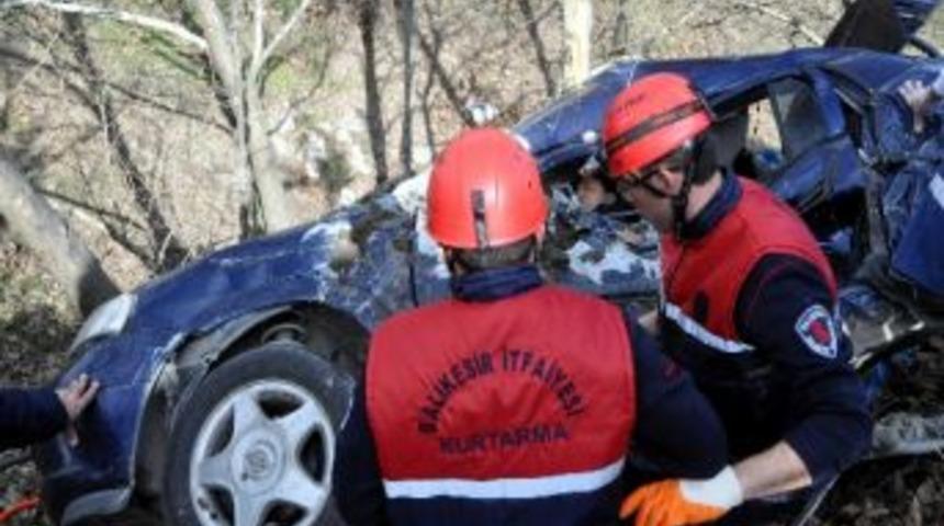 Balıkesir'de Trafik Kazası: 5 Yaralı