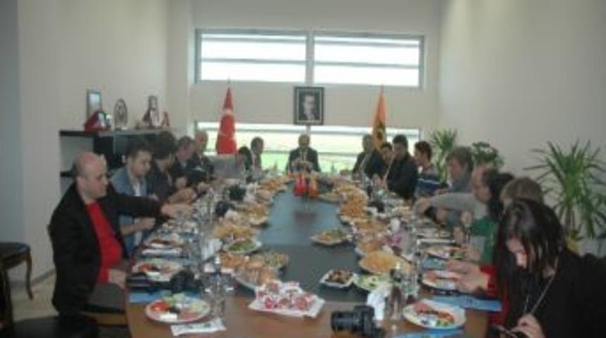 Rekt&ouml;r Şimşek: Tarımın Ve Sanayinin Ortasında Dinamik Bir &Uuml;niversiteyiz