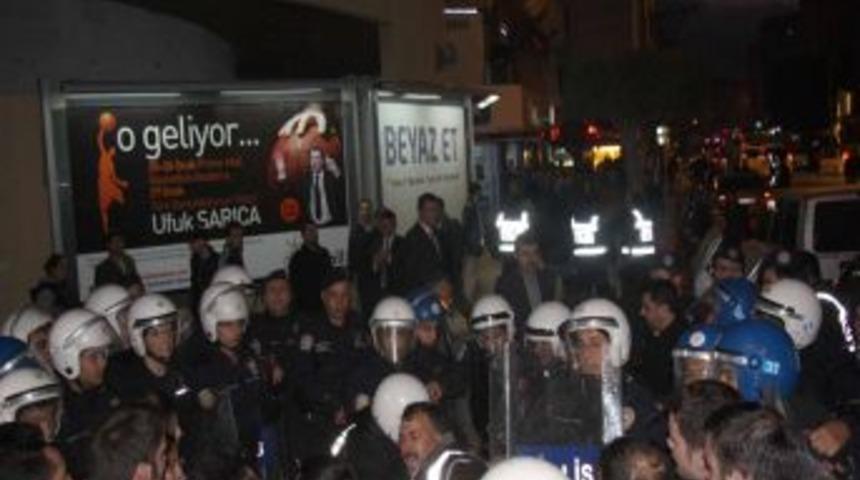 Alman askerlerin başına &ccedil;uval ge&ccedil;irmek ıstediler