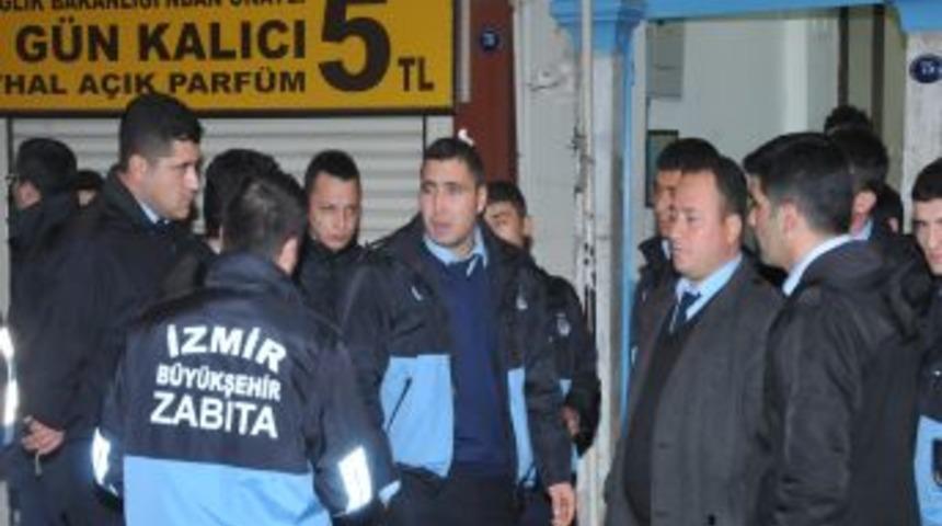 İzmir'de Işportacılar Zabıtaya Saldırdı: Bir Yaralı