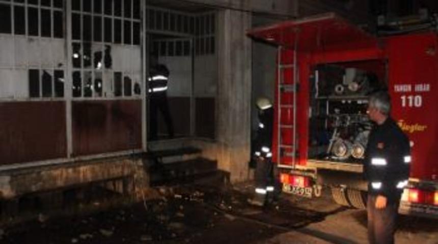 Tekstil Deposunda Yangın