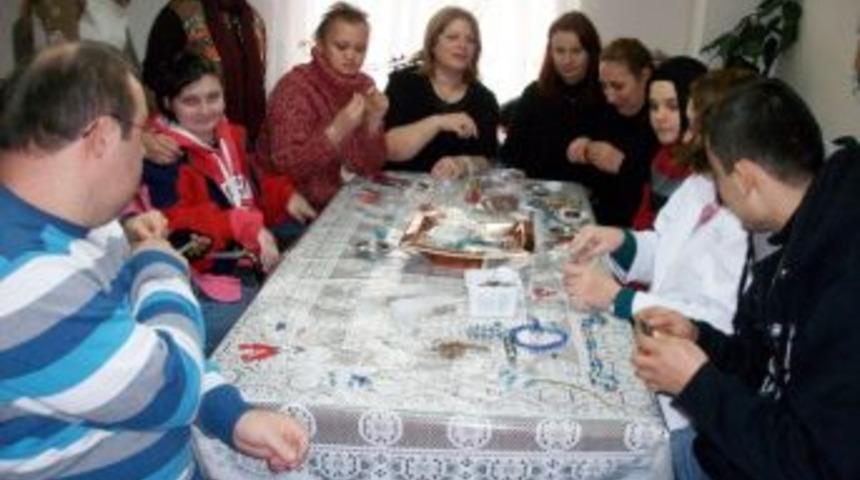 Belediyenin Dans&ccedil;ı Memurları