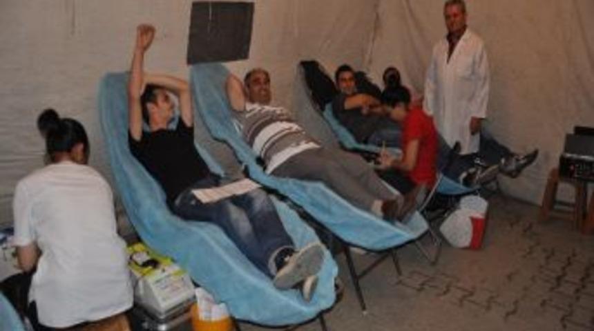 Kula'dan Kızılay'a Bin 821 &Uuml;nite Kan Bağışı