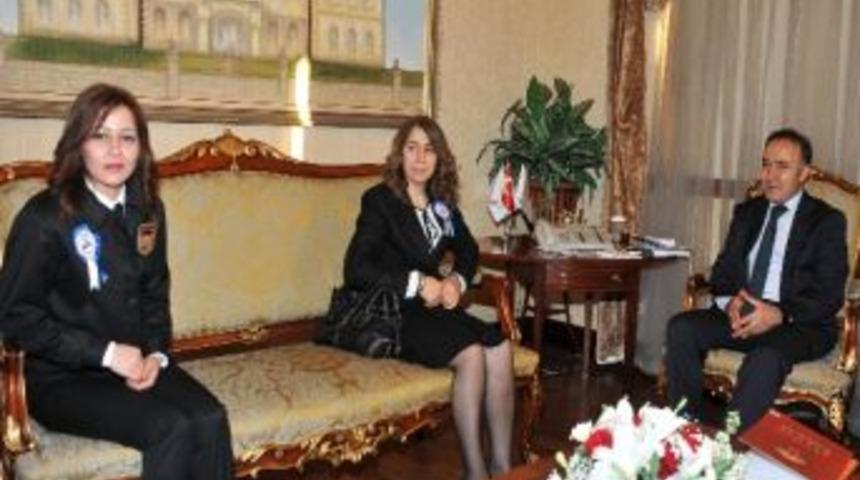 D&uuml;nya G&uuml;mr&uuml;k G&uuml;n&uuml;