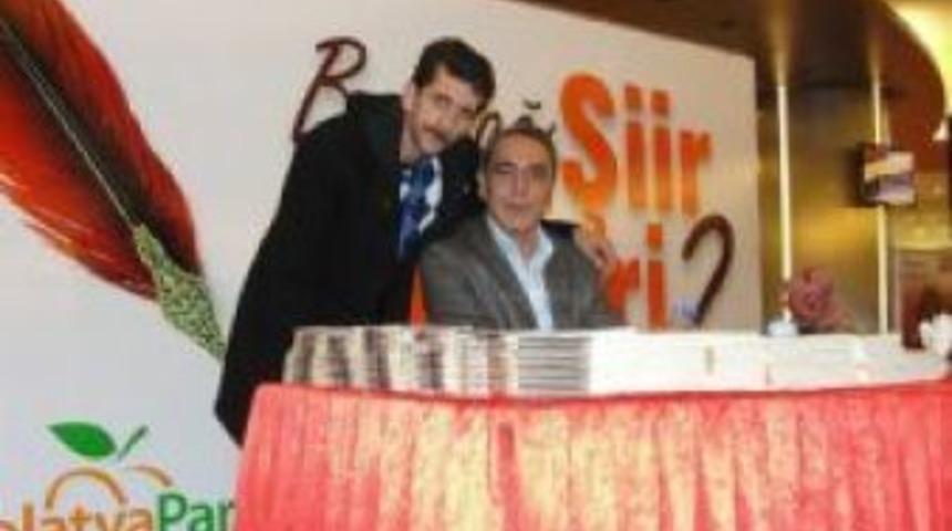 Malatya AVM'de şiir dinletisi