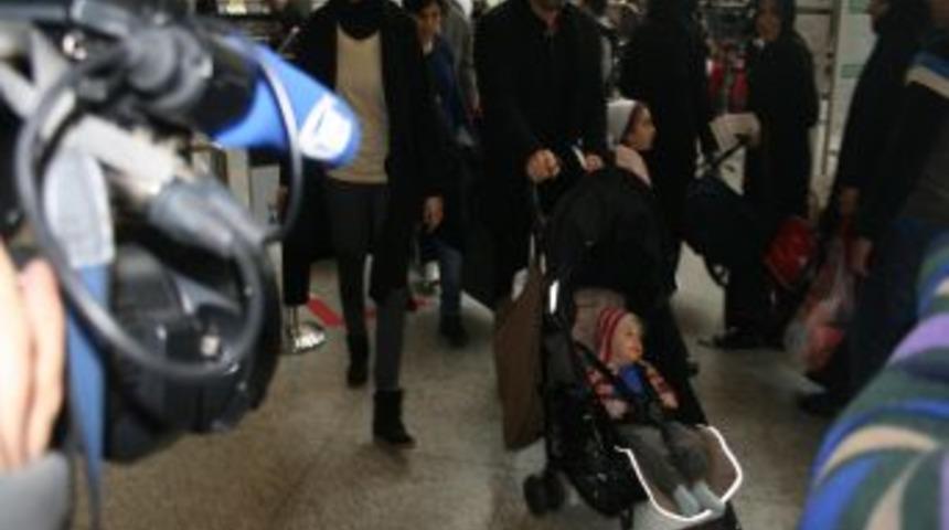 Cem Yılmaz, Eşi Ve &Ccedil;ocuğuyla Tatile Gitti