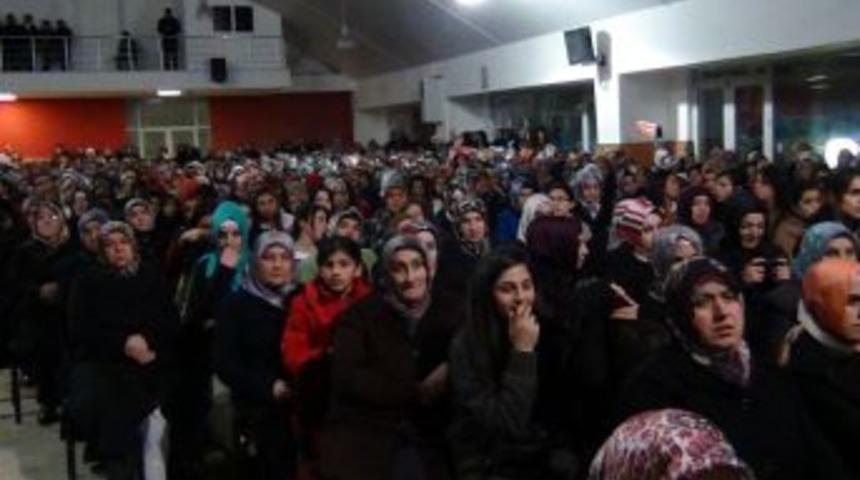 Peygamber Sevgisi Salona Sığmadı