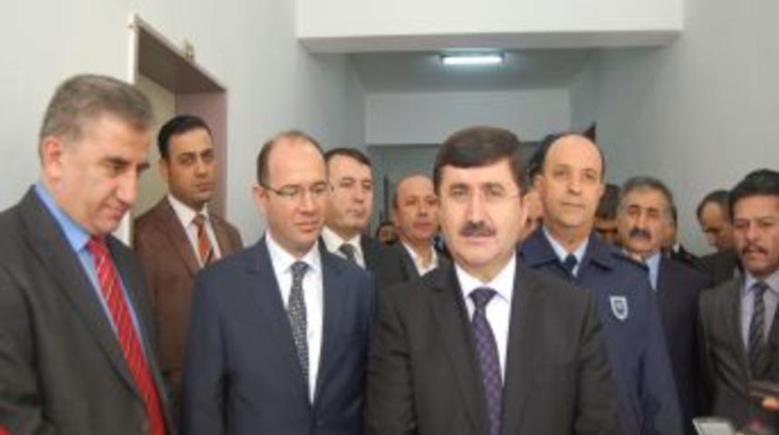 Vali &Ouml;z: &Uuml;niversite Mezunu Polis Memuru Sayısı Y&uuml;zde 90'lara Ulaştı