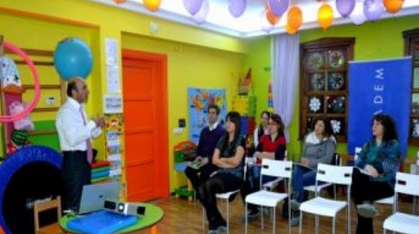 Eskişehir&rsquo;de &Ouml;ğrenci Velilerine &lsquo;ilk Yardım&rsquo; Eğitimi