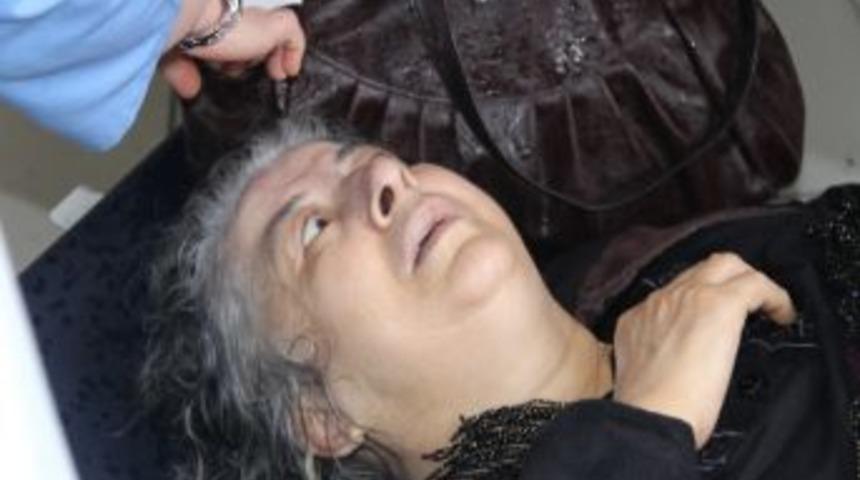 Otomobilin &Ccedil;arptığı Kadın Yaralandı