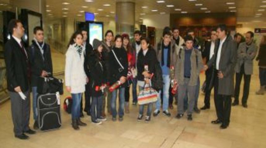 Derbi I&ccedil;in Gelen Diyarbakırlı &Ouml;ğrenciler G&uuml;lle Karşılandı