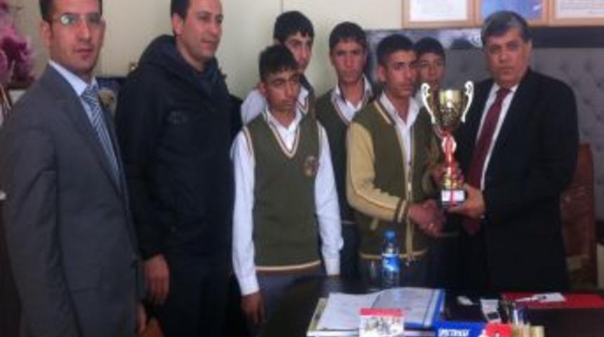 S&uuml;rekli K&ouml;y&uuml; Voleybolda Şampiyon