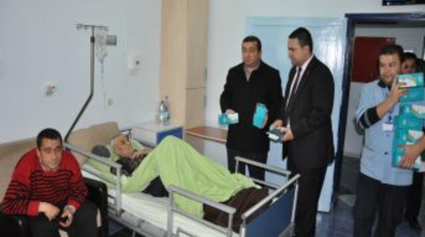 Kozan&rsquo;da Hastalara Kandil Simidi Dağıtıldı