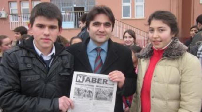 &Ouml;ğrenciler, &Ccedil;ıkardıkları Gazetenin Geliri Ile Muhta&ccedil; &Ouml;ğrencilere Yardım Etti