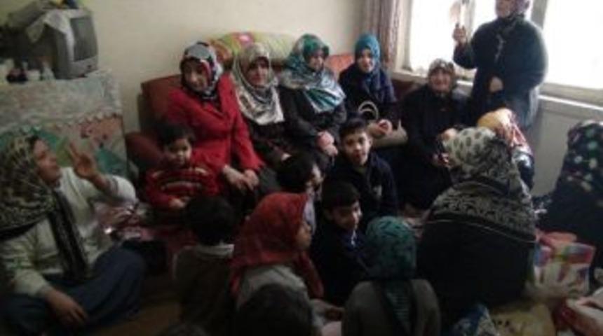 Afganlı M&uuml;lteciler Unutulmadı