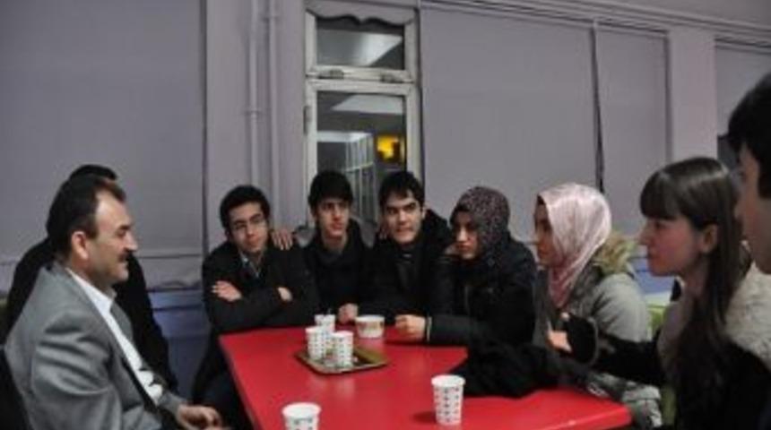 Bilal Yılmaz&rsquo;dan &Ouml;ğrencilere &Ouml;zel İlgi