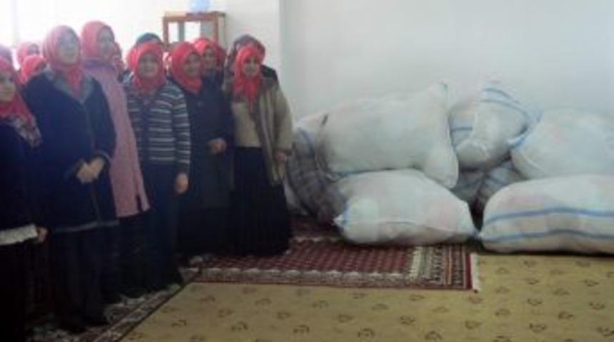 Boz&uuml;y&uuml;k&rsquo;ten Suriyeli M&uuml;ltecilere Yardım Eli