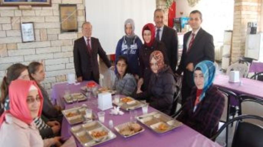 &Ouml;ğretmenevinde Buğday Ekmeğine Ge&ccedil;ildi