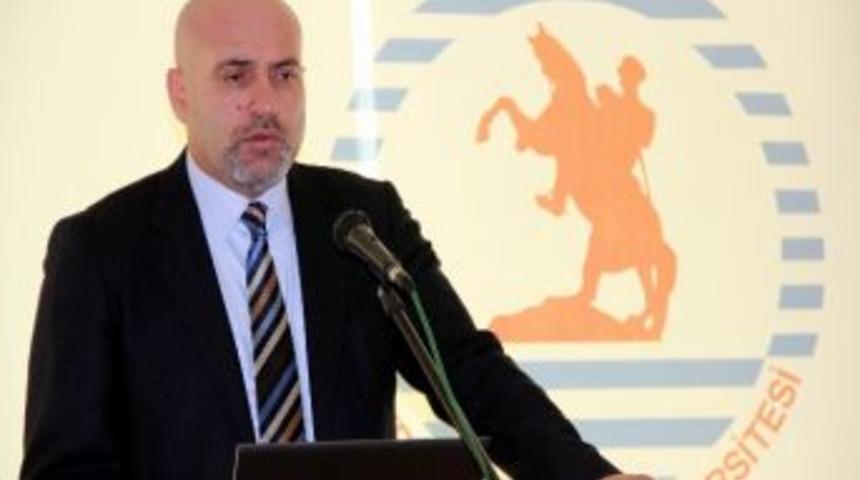 Dekan Eker&rsquo;den &lsquo;spor Tesisi&rsquo; Eleştirisi