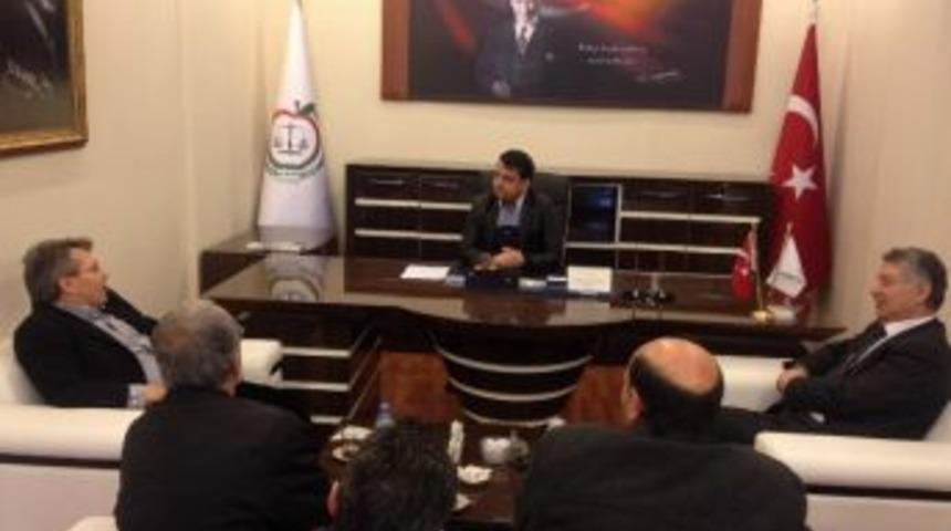 Ak Parti G&uuml;m&uuml;şhane Milletvekili &Uuml;st&uuml;n&rsquo;den G&uuml;m&uuml;şhane-bayburt B&ouml;lge Baro Başkanlığı&rsquo;na Ziyaret