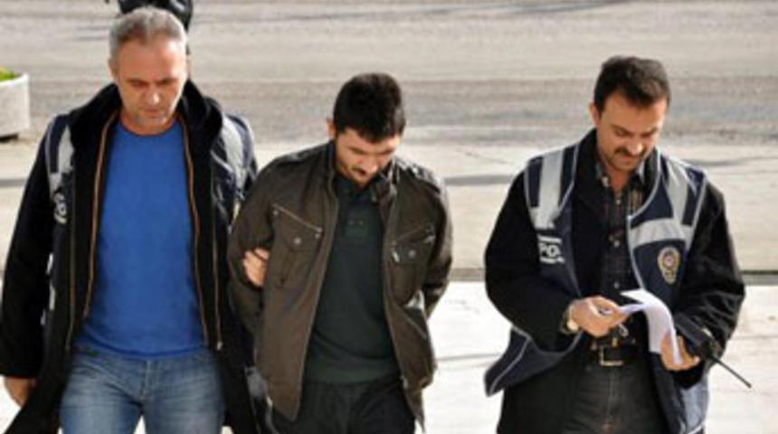 Minib&uuml;ste elle tacize g&ouml;zaltı