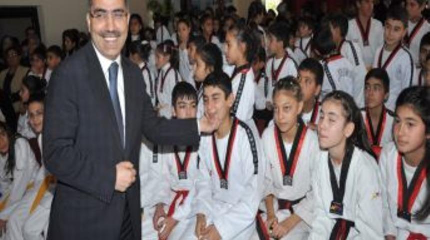 Tekvandocular Sertifikalarını Aldı