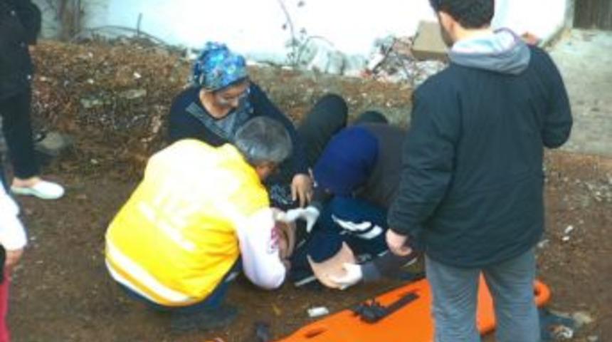 Balkondan D&uuml;şen Gen&ccedil; Kız Yaralandı