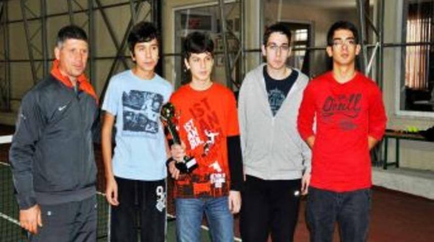 G&uuml;m&uuml;şova Lisesi, Teniste Gruplara Gidiyor