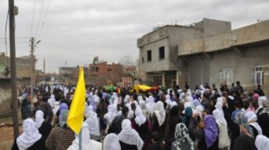 Ter&ouml;ristin Cenazesi Silopi&rsquo;de Toprağa Verildi