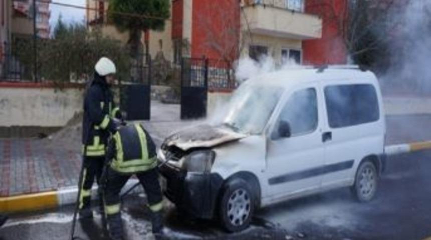 Yanan Ara&ccedil; G&uuml;&ccedil;l&uuml;kle S&ouml;nd&uuml;r&uuml;ld&uuml;